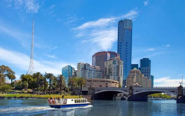 melbourne-skyline-river